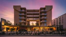 Spacious 2BR Ground-Floor Stay in Las Arenas | Ideal for Families