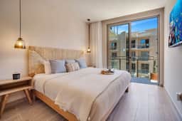 Stylish Condo with Pool, Fast Wi-Fi & Gated Security