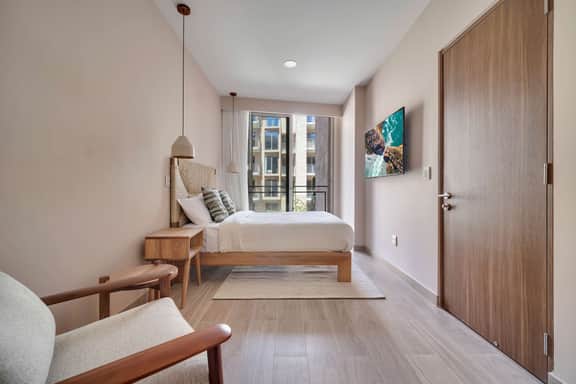 Stylish 2BR Upper-Level Retreat | Modern, Secure & Beach Nearby