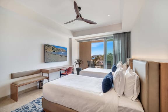 One Bedroom Ocean View with Twin Beds