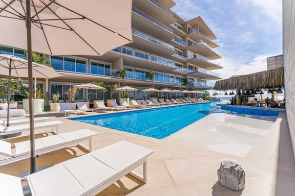 Three Bedroom Ocean Front Residence with Pool